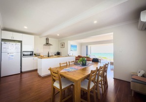 Beachfront family/pet friendly accommodation, pefect summer getaway!
