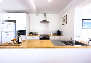 Beachfront family/pet friendly accommodation, pefect summer getaway!