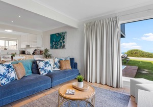 Beachfront South Seas 2 Port Elliot w/views of Knights Beach