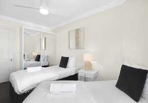 BEACHSIDE BEAUTY IN MANLY- APT 13