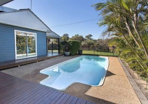 blacksmiths pet friendly beach house