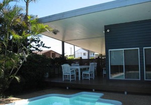 blacksmiths pet friendly beach house