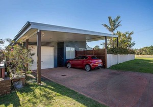 blacksmiths pet friendly beach house