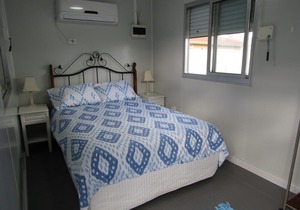 BLUE LINE UNIT 5 Great location! close to all amenities!