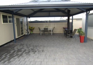 BLUE LINE UNIT 5 Great location! close to all amenities!