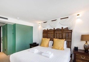 Boho Room in the City with Remarkable Rooftop
