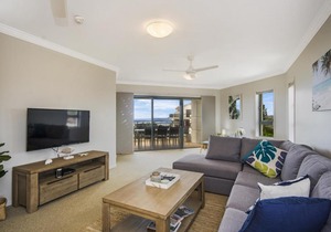 Breakers 2 12 - LJHooker Yamba