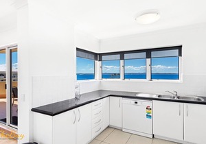 Breakwater Apartment 402 - Looking over Shoal Bay