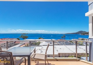 Breakwater Apartment 402 - Looking over Shoal Bay