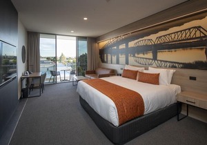 Bridgeport Hotel