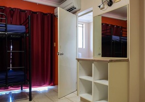 Brisbane Backpackers Resort - Group 8