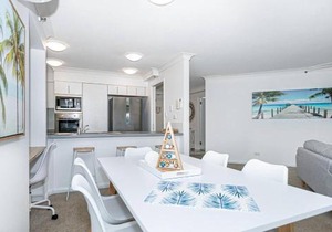 Broadbeach Victoria Square