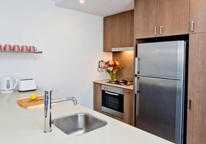 Brunswick 2 bedrooms w/ Air Conditioning + Balcony