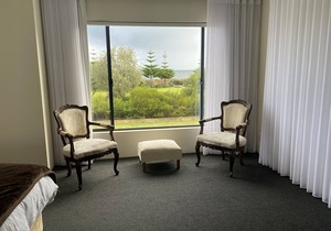 Busselton on the Beach “Luxury Beach Front”