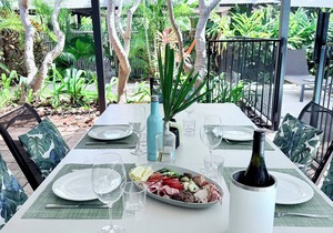 Cable Beach Haven - 3BR house with pool, 5 minutes walk to Cable Beach