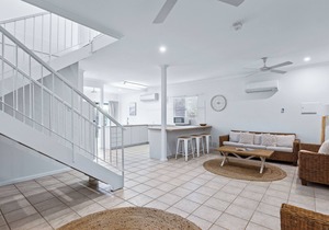 Cable Beachside Villas - 3 Bedroom Deluxe Spa Villa