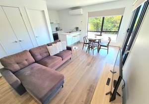 Cedar Cottages Blackmans Bay - Cinnamon Cottage