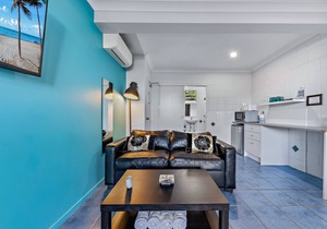 Central 1 bedroom unit