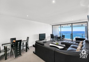 Circle on Cavill – 1 Bedroom + Study Ocean - 7 Night Special!
