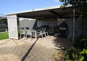Clan Ranald Unit 1 ~ Short walk to all amenities! UNLIMITED FREE WI-FI!