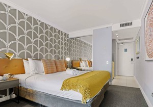 Classic City Abode Su