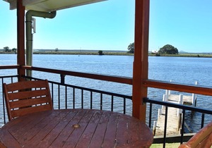 Coast & Country Cabin 4