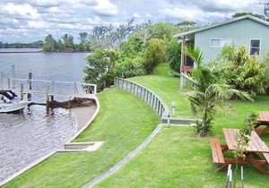 Coast & Country Cabin 4