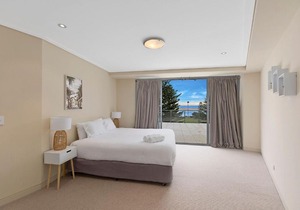 Coast Luxury Apartments 17