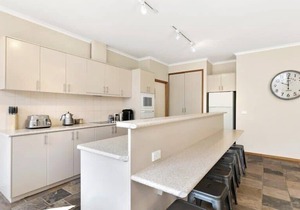 Coastal Days - pet friendly, parks, shops & beach
