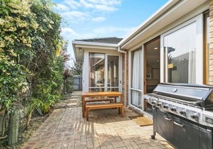 Coastal Days - pet friendly, parks, shops & beach