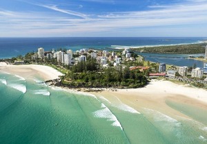 Cobden Court Unit 6 - 2 bedroom unit one street from the beach