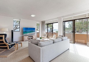 Columbia, 3 12 Columbia Close - large unit with fantastic water views and wifi