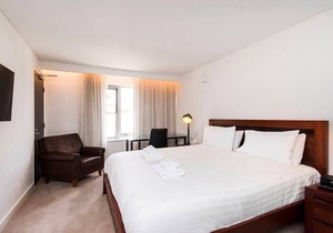 Comfortable Room with Fantastic Rooftop Views