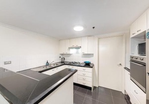Comfy and Spacious 1B Sydney CBD Apartment in Central