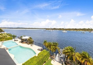 Commodore Apartment 5, Noosa Heads