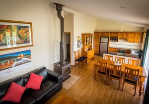 Cottages on Lovedale - No. 2 - 3 bedroom, 2 bathroom cottage in wonderful Lovedale location