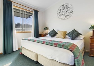 Cottages on Lovedale - No. 2 (2 bedroom) - 2 bedroom, 2 bathroom cottage in convenient Lovedale location