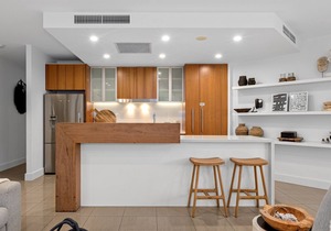Cotton Beach 94 Mid-Floor Penthouse with Bush View