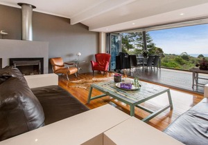 COUNTRY MEETS THE BAY - MOUNT ELIZA