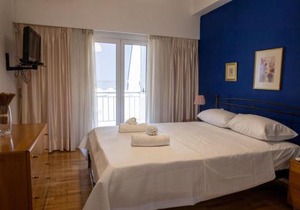 Cozy apartment with full view Marina Zeas in Piraeus