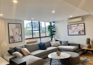 Crows Nest - Executive Penthouse - 3 Bedroom- 5km to City