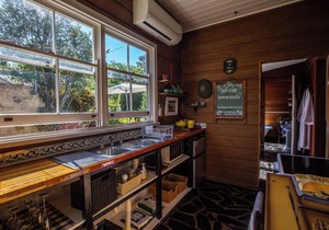 Cutest Cottage in heart of Milton - Queen Bee (and dog friendly too!)