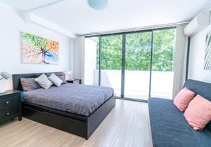 CZ08 - Spacious Apt close to Airport and CBD