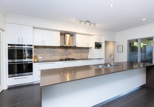 Di Lusso Cable Beach Executive Family Home in Cable Beach STRA67262IY7HT6C