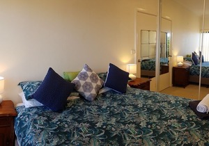 Direct beachfront access family apartment - Private garden to beach (A4)