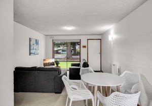 Eastern Beach Unit 3