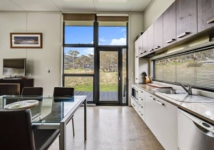 Ecocrackenback 16 'Sustainable chalet close to the slopes.'