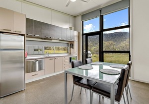 Ecocrackenback 7 'Sustainable chalet close to the slopes.'