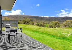 Ecocrackenback 7 'Sustainable chalet close to the slopes.'