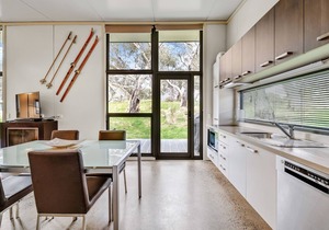 Ecocrackenback 9 'Sustainable chalet close to the slopes.'